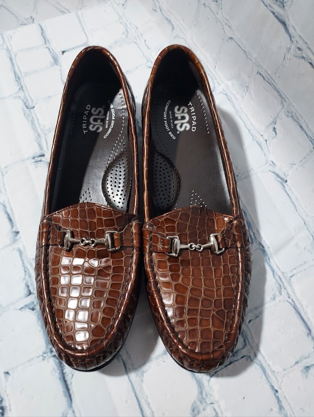 SAS Women's US 9.5 NARROW Metro Cognac Brown Horsebit Croc Embossed Leather